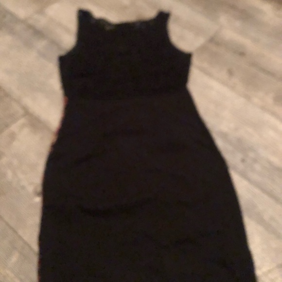 Ecote Magic Carpet Velvet Dress by Urban Outfitters - Picture 5 of 5